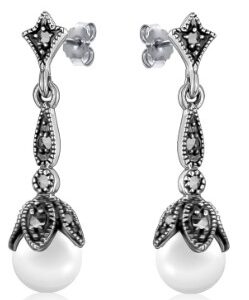 Silver earrings with fresh water pearls