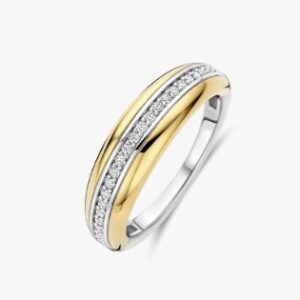 Sterling silver ring with cubic zirconias